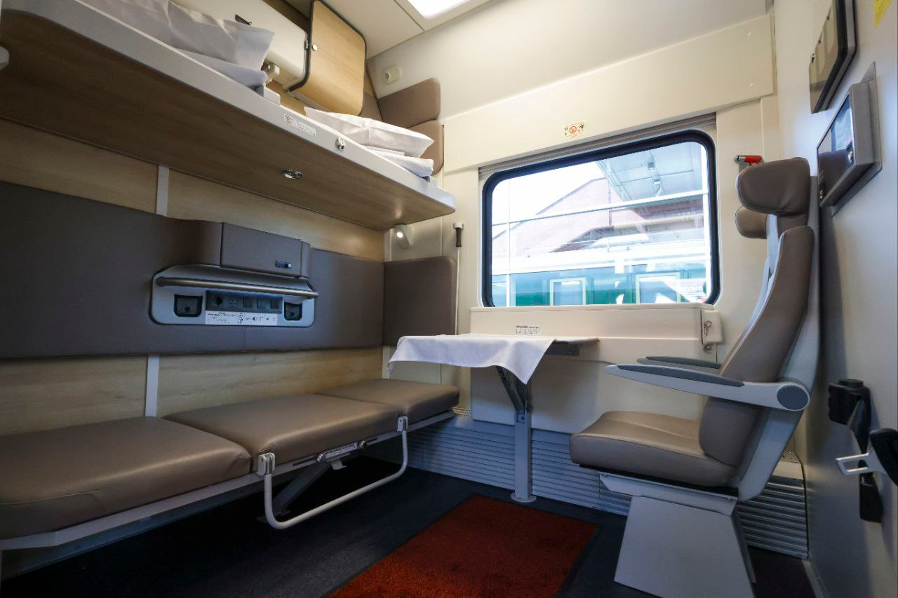 passenger compartment car model 61-4533