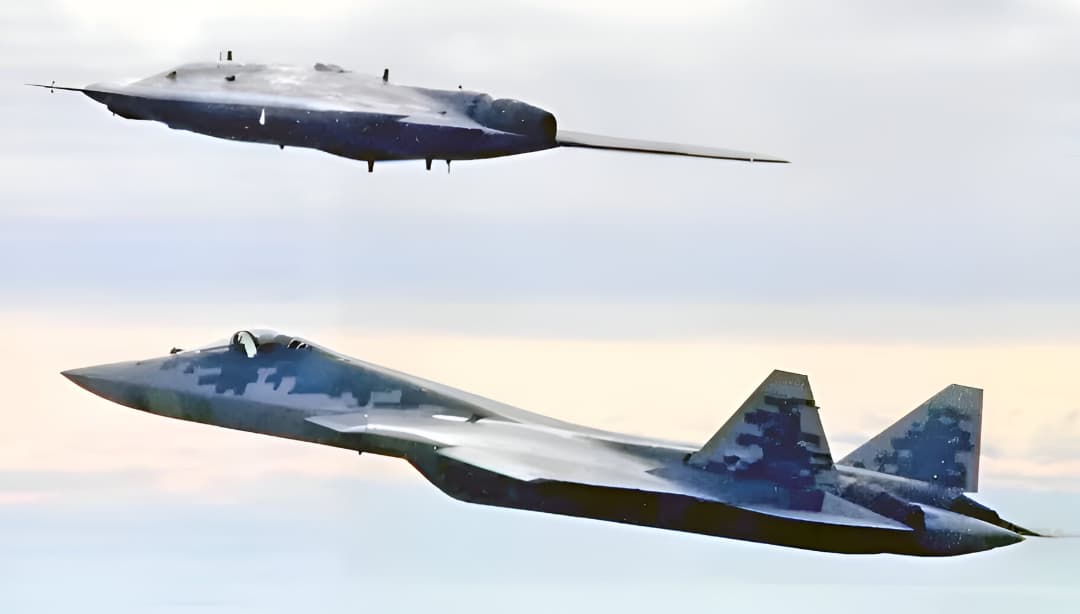 Су-57 в связке с БПЛА С-70 «Охотник»
