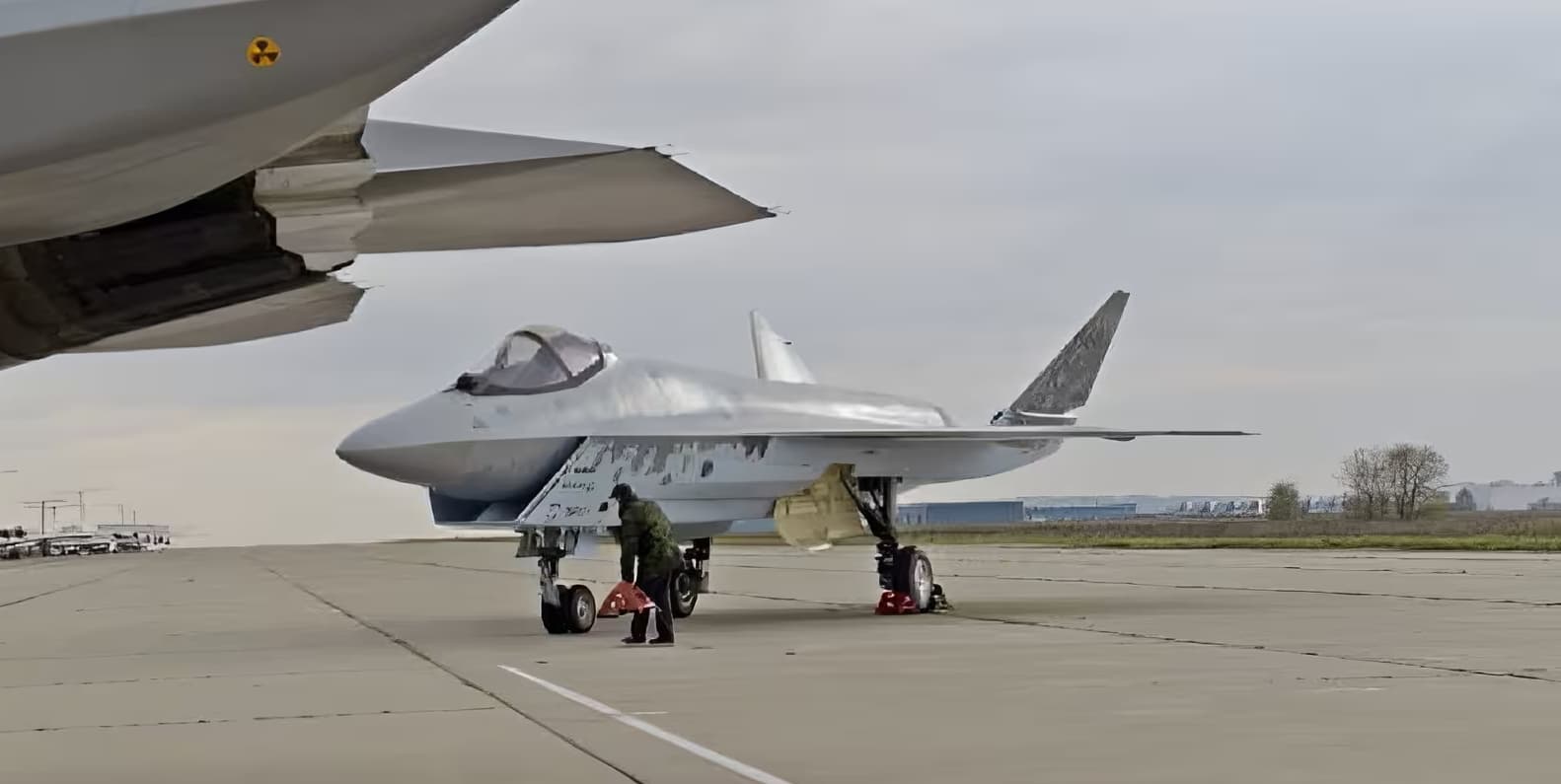 Первый прототип Су-75