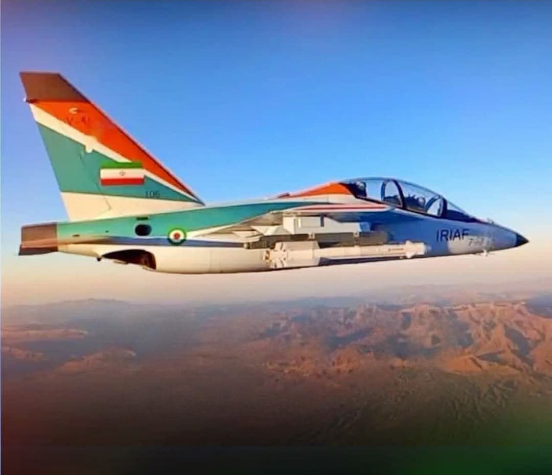 Yak-130 with an R-73 missile