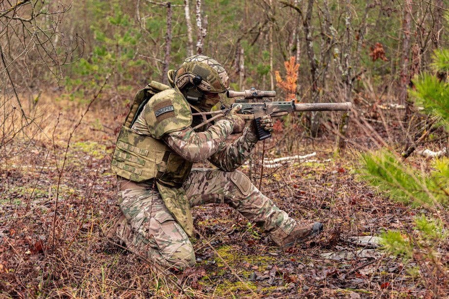 Военный в бронежилете «Оберег»