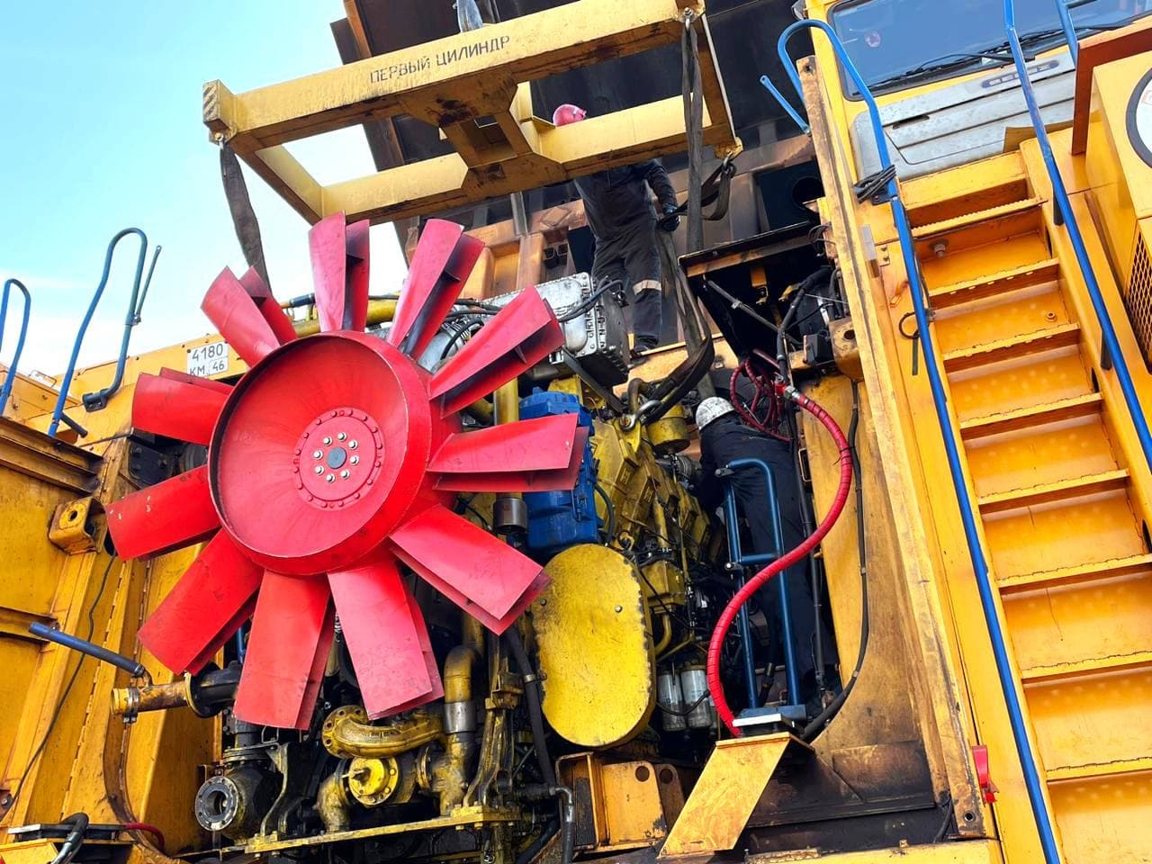 Engine&nbsp;12DM-185