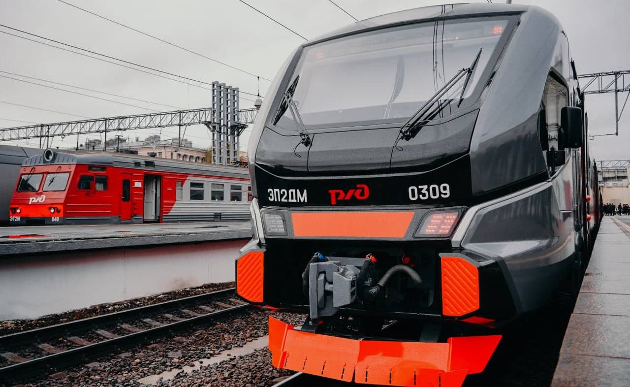 Электропоезд ЭП2ДМ