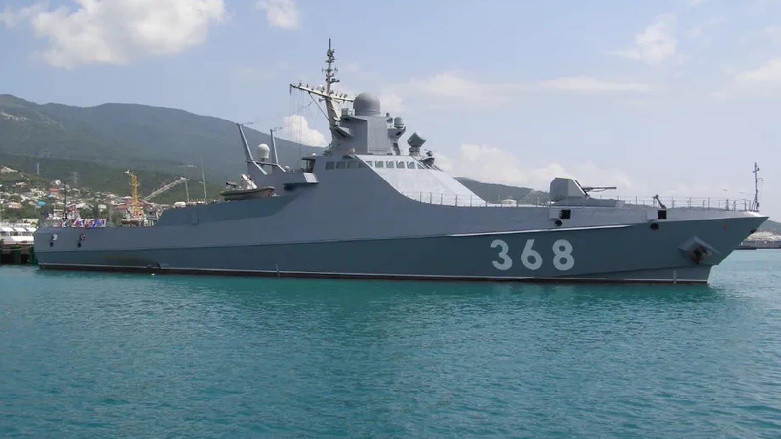 Корабль проекта 22160 оснащен комплексом управляемого ракетного вооружения «Калибр-НК»