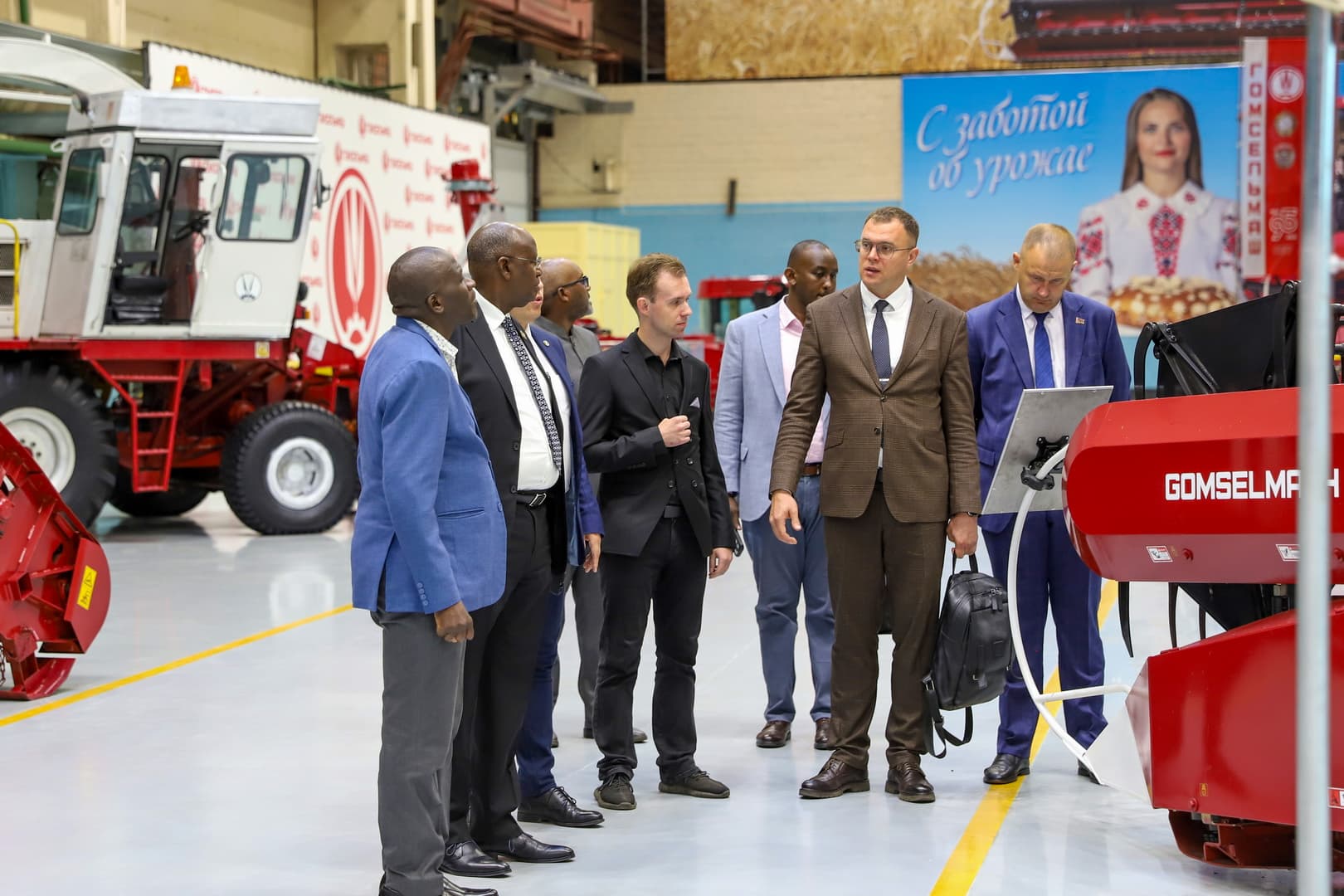 Visit of the Ugandan delegation to the GOMSELMASH plant