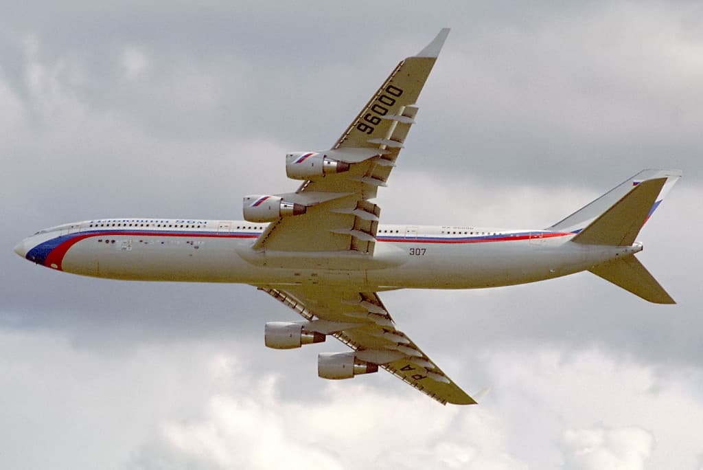 Il-96-300