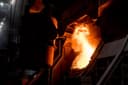 Se puso a trabajar a robots junto a un horno a 1500°C en la planta de Magnitogorsk