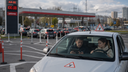 Obtener el carné de conducir será más caro: las autoescuelas empiezan a incluir el alto precio de la gasolina en el coste