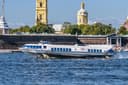 Se prohibirán los barcos de paseo de más de 15 años en San Petersburgo y se convertirá la flota a electricidad