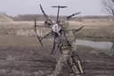 Los cartuchos especiales rusos perforan las placas de blindaje BR-5 en los pesados hexacópteros "Baba Yaga" - combatiente de las Fuerzas Armadas de Rusia