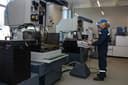 Descarga eléctrica en lugar de cortador: "Mayak" lanza máquinas de electroerosión inteligentes