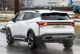 Lada Azimut дебютировала на дорогах без камуфляжа