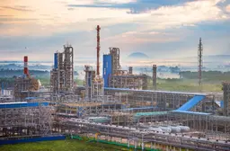 «Газпром» покрывает убытки от санкций: крупнейший в России нефтехимический комплекс «Газпром нефтехим Салават» решили продать 