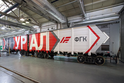 Выгрузку инновационного 8-осного полувагона 12-5991 «Урал» протестировали в порту «Суходол»