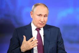 Путин призвал стимулировать инвестиции в наиболее перспективные научные исследования в стране
