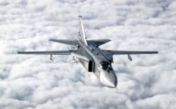 Ушли от средств поражения «противника»: лётчики Су-30СМ, Су-24 и Ан-26 отработали сложные элементы пилотирования