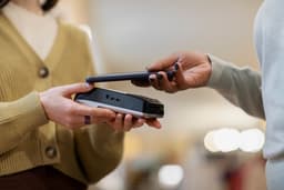 Сбер запустил «Вжух» для смартфонов на Android без карты «Мир» и NFC