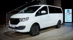 Sollers представил новый 7-местный микроавтобус SF1