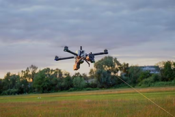 Оптоволоконные дроны получили дальность 65 км — как у артснарядов Excalibur