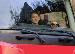 Star of "Freshmen" Ukolova Behind the Wheel of KAMAZ-54901: Filming of the "Truck Driver" Series Begins