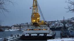 Will Support Submarine Combat Readiness: SPK-150 Floating Crane Joins Pacific Fleet