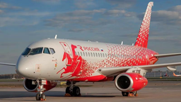 Superjet 100 выкатился за пределы ВПП в аэропорту Архангельска приземляясь в условиях снегопада