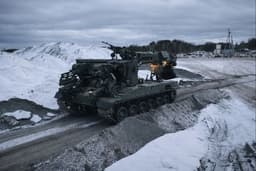 Уралвагонзавод поставил в войска новую партию инженерных танков ИМР-3М с РЭБ и защитой от дронов