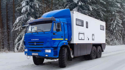 На базе КАМАЗа создали автодом премиум-класса с дровяной печью-камином