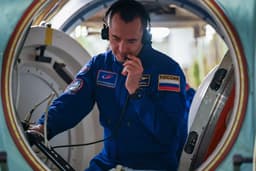 Cosmonautas en la EEI ven con "retraso", según descubrieron científicos de la Universidad Estatal de Moscú