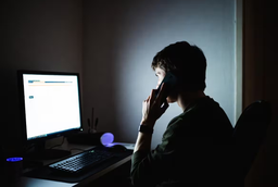 Estafadores crean chats de trabajo falsos: la policía cibernética advierte sobre un nuevo esquema