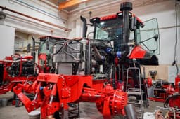 MTZ presented a prototype of the "super tractor" BELARUS-5425 with a capacity of 542 hp