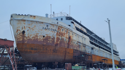 Плавказарма «Заполярье» проекта 688: 30 тонн металла заменят в ходе докового ремонта на Архангельской РЭБ