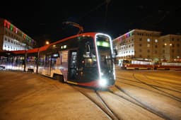 Пассажирские испытания нового низкопольного трамвая «Синары» 71-233А прошли в Екатеринбурге