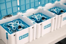 Обновлённую версию самого маленького дрона в мире представили в компании «Сверх»