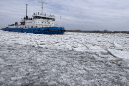Rosmorport icebreakers escorted 520 vessels through the VCMSC using the convoy method in 2026