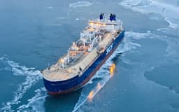 El buque tanque de gas "Konstantin Posyet" ha salido a pruebas de mar