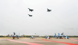 Dos Su-30SME entran en la Fuerza Aérea de Myanmar