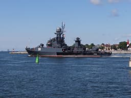МПК «Алексин» расстрелял из артиллерийских установок боевой корабль условного противника в Балтийском море
