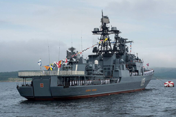 6 часов в небе: Ка-27 Северного флота выполнили более 40 палубных посадок в акватории Баренцева моря