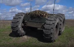 El robot terrestre "Chelok" para el transporte de municiones fue entregado a los militares rusos