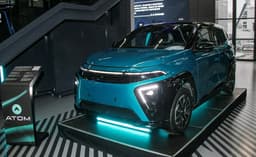 Эскорт на электротяге: автомобиль «Атом» передали аэропорту Нижнекамска для сопровождения самолётов