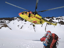 Mi-8 helicopter and winch: Rostec air ambulance rescued a tourist in Kamchatka mountains