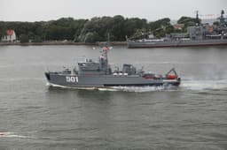 Crews of the Baltic Fleet minesweepers "Novocheboksarsk" and "Pavel Khenov" conducted air defense exercises
