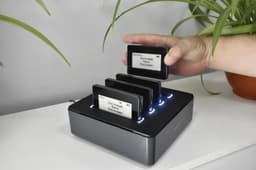 Grabación de hasta 18 horas y análisis de voz: la empresa de Tula "Oktava DM" ha desarrollado una insignia de audio inteligente