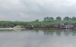 Dredger "Volzhsky-306" began dredging a 10-kilometer section of the Vyatka River