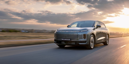 El ensamblaje ruso del Exlantix ET bajo la marca Esteo redujo el precio del crossover en 625 mil rublos