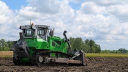 Hybrid bulldozer D12E with series scheme goes into production