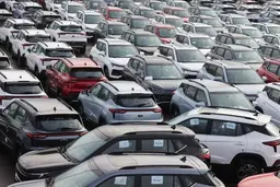 Россияне хотят покупать кроссоверы «Москвич 3» с механической коробкой передач, но приходится покупать с вариатором. Почему?