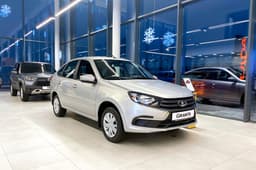 Из роскоши – в средство передвижения. Депутат предложил сделать в России легковой автомобиль за 500 тыс. рублей и даже назвал его характеристики