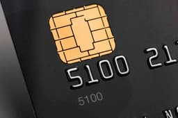 Российские банки в 2024 смогут полностью перейти на отечественные чипы для карт